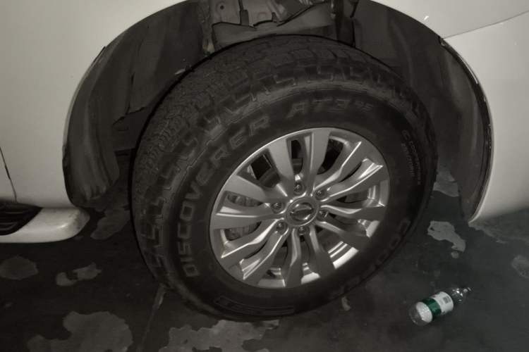 Used Nissan Patrol 2018 Y61 4.8L Automatic 5-Door Safari Middle East Right Front Wheel Hub