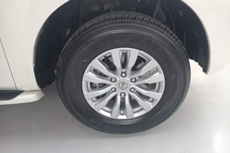 Used Nissan Patrol 2018 Y62 4.0 XE Middle East Right Front Wheel Hub