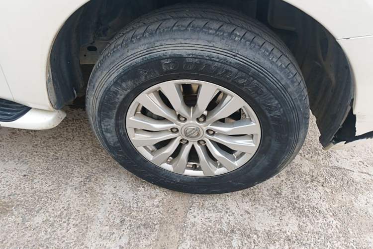 Used Nissan Patrol  Right Front Wheel Hub