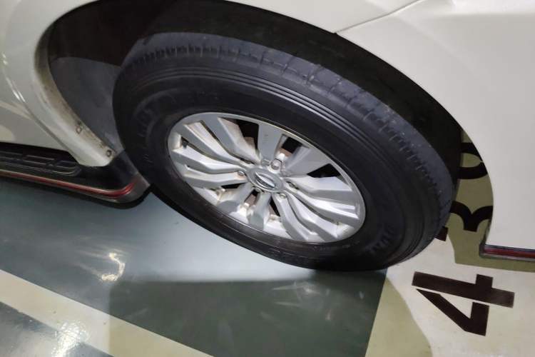 Used Nissan Patrol 2018 4.0L Flagship Model Right Front Wheel Hub