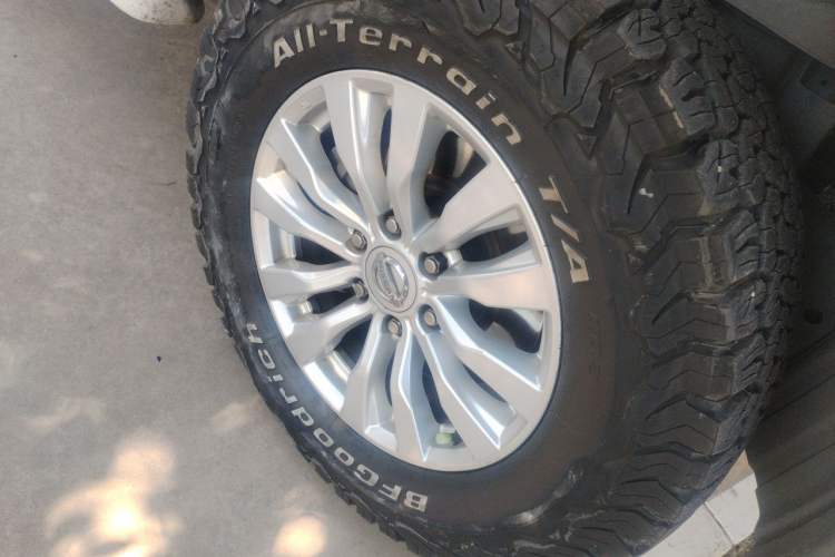 Used Nissan Patrol  Right Front Wheel Hub