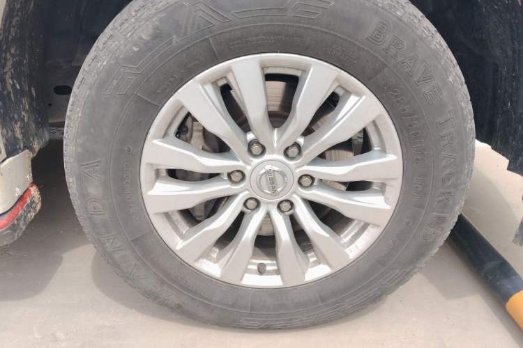 Used Nissan Patrol 2018 4.0L LinkedIn Edition Right Front Wheel Hub