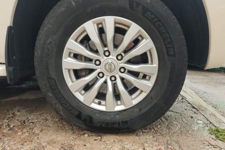 Used Nissan Patrol 2018 Y62 4.0 XE Middle East Right Front Wheel Hub