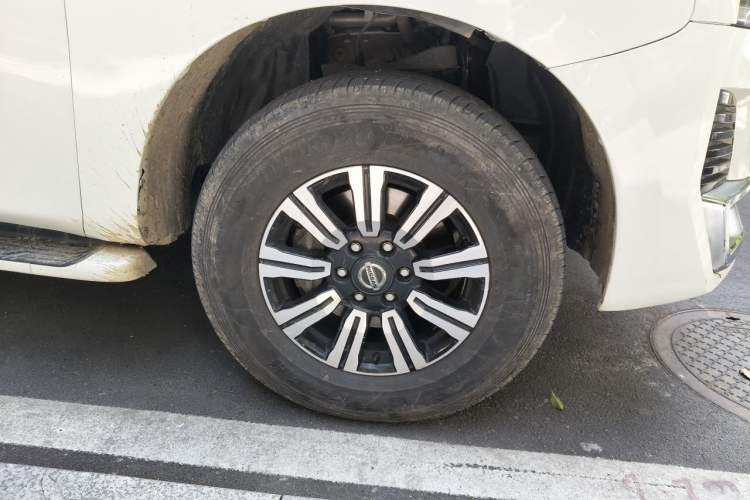 Used Nissan Patrol 2018 4.0L Platinum Edition Right Front Wheel Hub