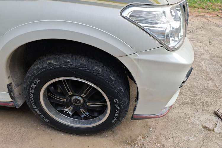 Used Nissan Patrol 2018 4.0L LinkedIn Edition Right Front Wheel Hub