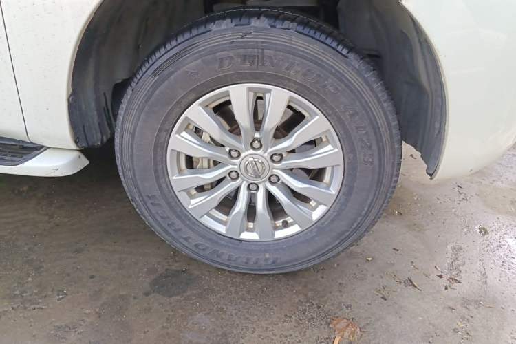 Used Nissan Patrol  Right Front Wheel Hub
