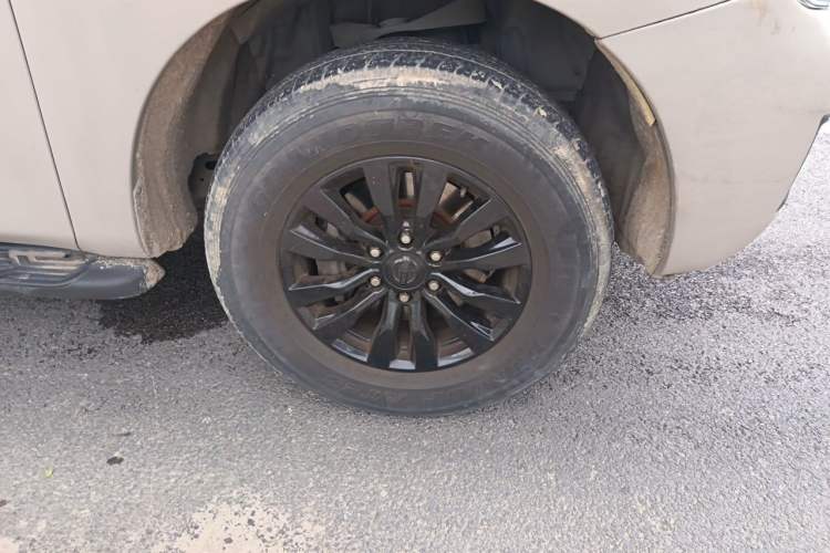 Used Nissan Patrol  Right Front Wheel Hub