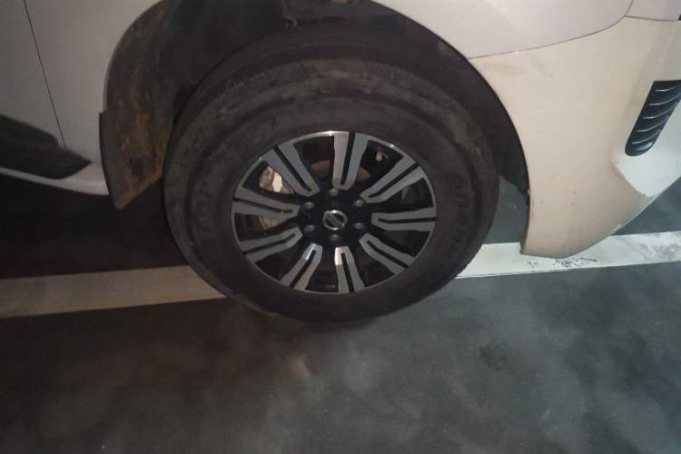 Used Nissan Patrol 2018 4.0L Automatic 7-Seater Middle East Version Right Front Wheel Hub