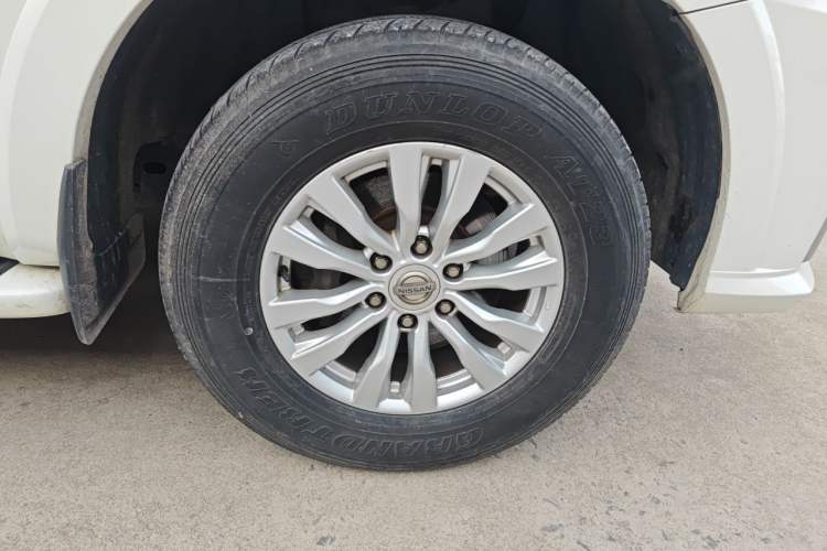Used Nissan Patrol  Right Front Wheel Hub