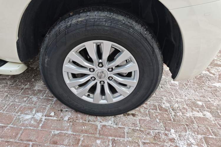 Used Nissan Patrol 2018 4.0L LinkedIn Edition Right Front Wheel Hub