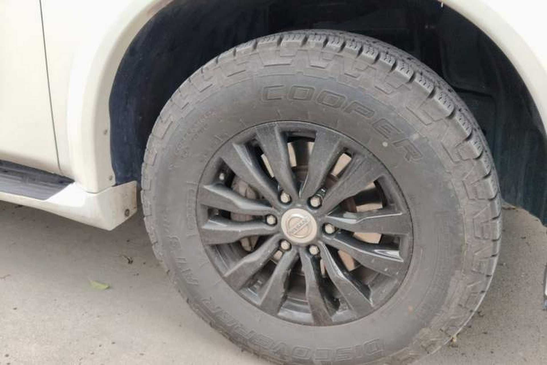 Used Nissan Patrol 2018 4.0L LinkedIn Edition Right Front Wheel Hub