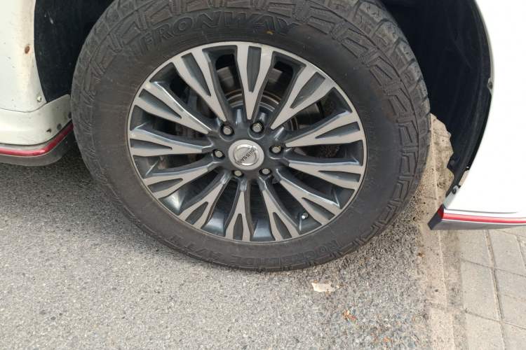 Used Nissan Patrol  Right Front Wheel Hub