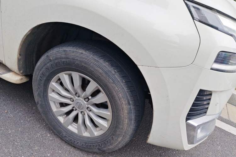 Used Nissan Patrol  Right Front Wheel Hub