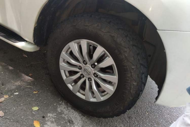 Used Nissan Patrol  Right Front Wheel Hub