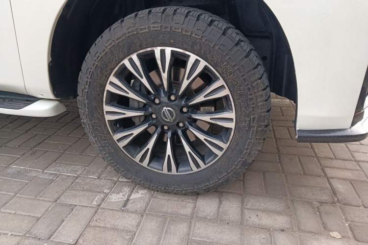 Used Nissan Patrol  Right Front Wheel Hub