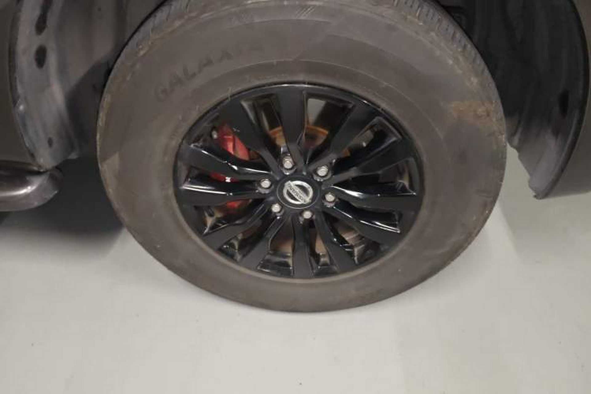 Used Nissan Patrol  Right Front Wheel Hub