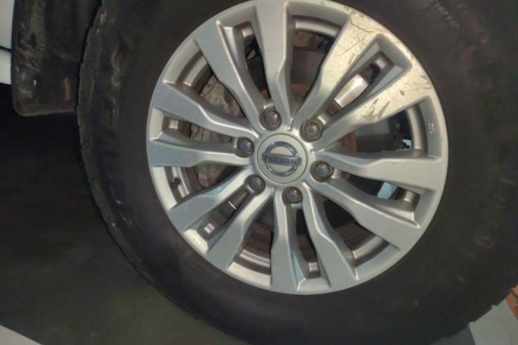 Used Nissan Patrol 2018 4.0L Automatic 7-Seater Middle East Version Right Front Wheel Hub