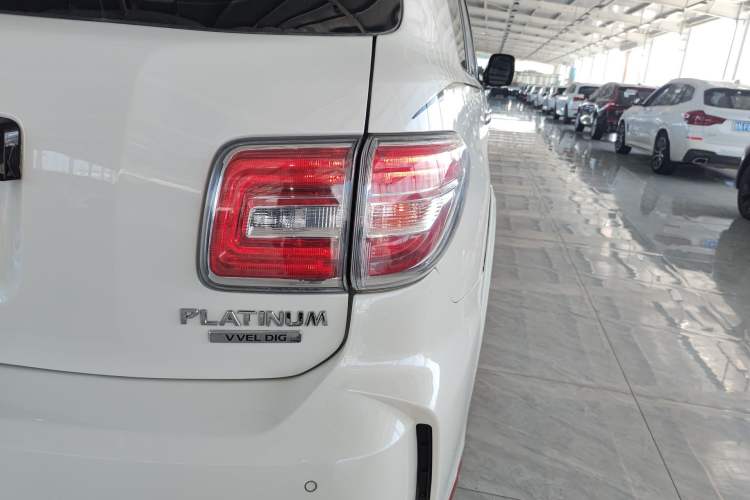 Used Nissan Patrol 2018 4.0L Automatic 7-Seater Middle East Version Right Rear Taillight
