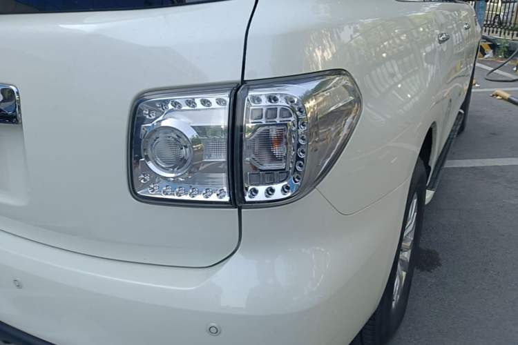 Used Nissan Patrol 2018 4.0L Automatic 7-Seater Middle East Version Right Rear Taillight