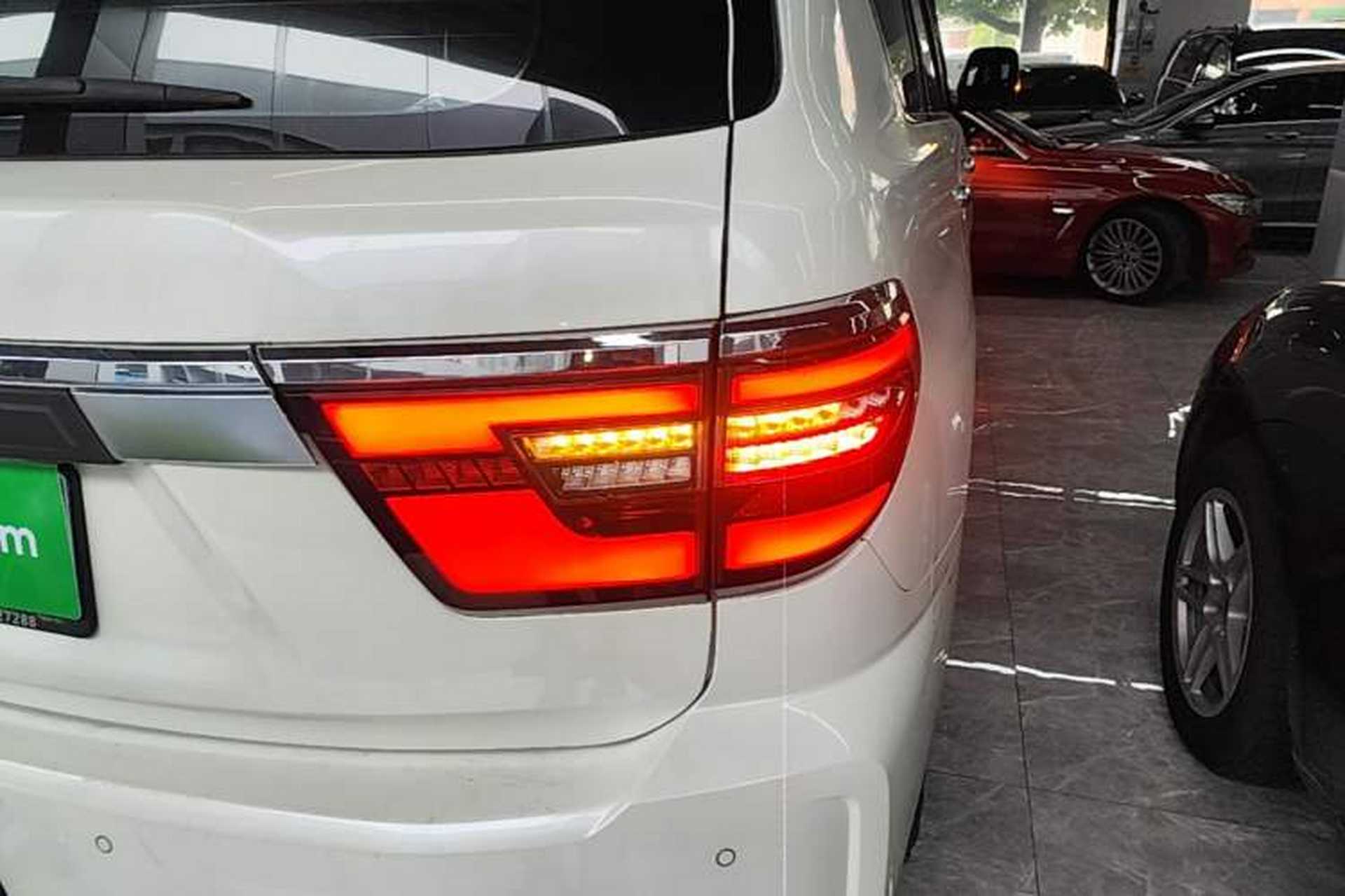 Used Nissan Patrol 2018 4.0L Automatic 7-Seater Middle East Version Right Rear Taillight