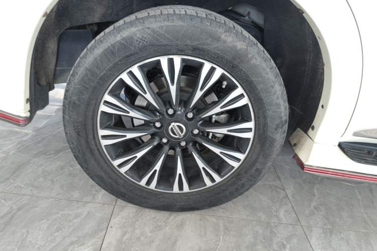 Used Nissan Patrol 2018 4.0L Automatic 7-Seater Middle East Version Right Rear Wheel Hub