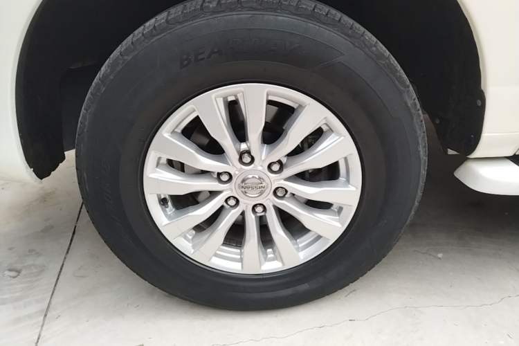 Used Nissan Patrol 2018 4.0L Automatic 7-Seater Middle East Version Right Rear Wheel Hub