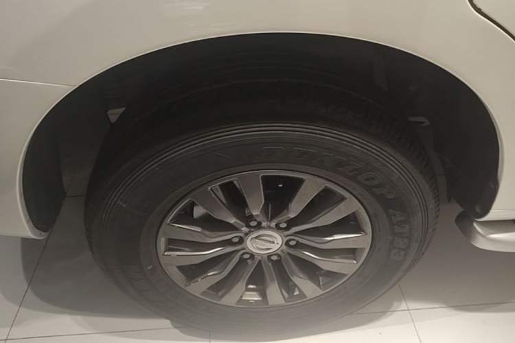 Used Nissan Patrol 2018 4.0L SE Middle East Version Right Rear Wheel Hub