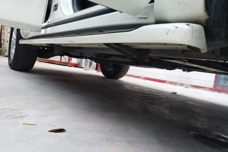 Used Nissan Patrol 2018 4.0L Automatic 7-Seater Middle East Version Right Side Sill