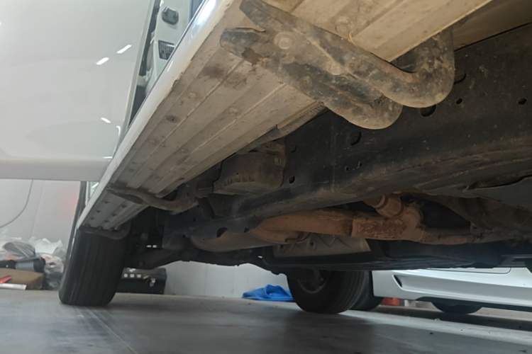 Used Nissan Patrol 2018 4.0L SE Middle East Version Right Side Sill