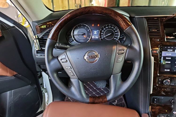 Used Nissan Patrol 2018 4.0L LinkedIn Edition Steering Wheel