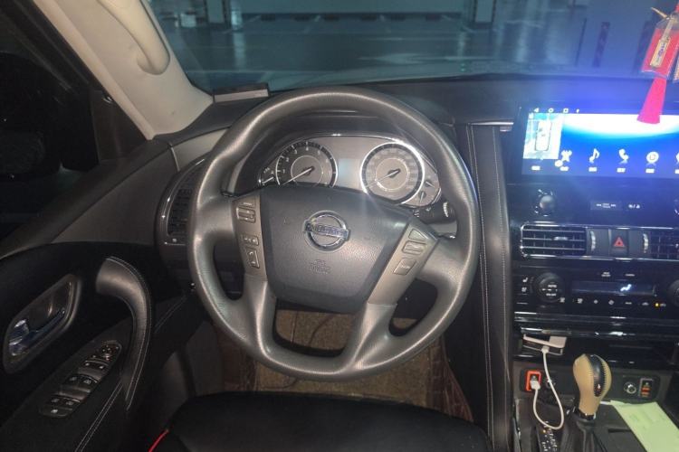 Used Nissan Patrol 2018 4.0L LinkedIn Edition Steering Wheel
