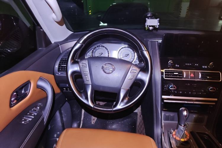 Used Nissan Patrol 2018 4.0L LinkedIn Edition Steering Wheel
