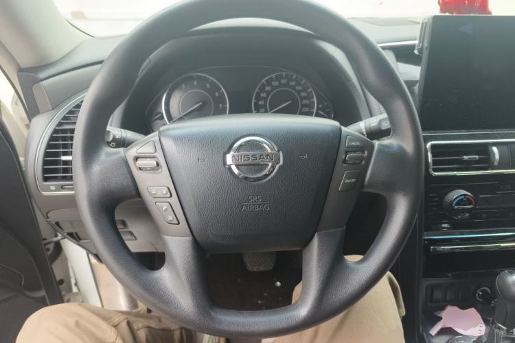 Used Nissan Patrol 2018 4.0L LinkedIn Edition Steering Wheel
