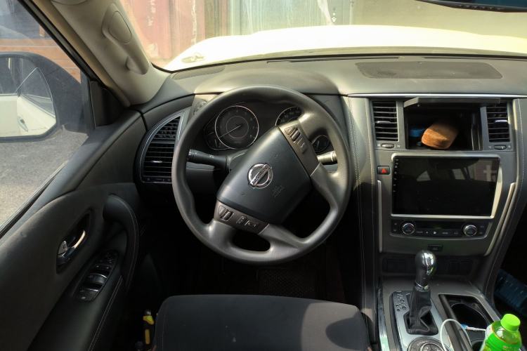 Used Nissan Patrol 2018 4.0L LinkedIn Edition Steering Wheel