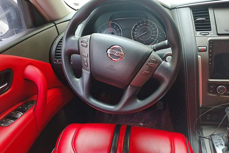 Used Nissan Patrol 2018 4.0L LinkedIn Edition Steering Wheel