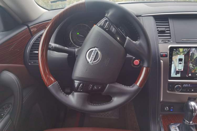 Used Nissan Patrol 2018 4.0L LinkedIn Edition Steering Wheel