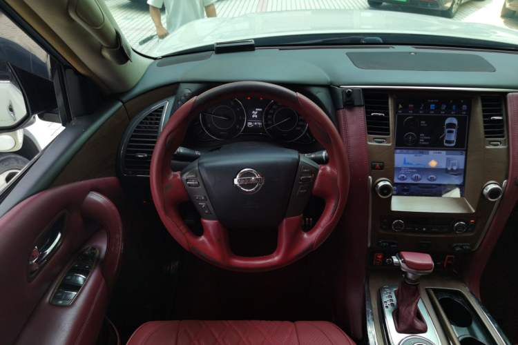 Used Nissan Patrol 2018 4.0L LinkedIn Edition Steering Wheel