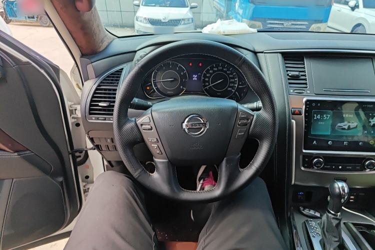 Used Nissan Patrol 2018 4.0L LinkedIn Edition Steering Wheel