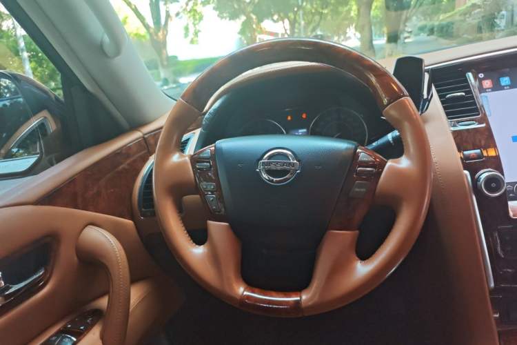 Used Nissan Patrol 2018 4.0L Automatic 7-Seater Middle East Version Steering Wheel