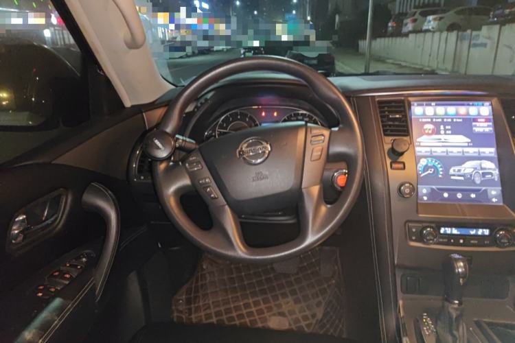 Used Nissan Patrol 2018 4.0L Automatic 7-Seater Middle East Version Steering Wheel