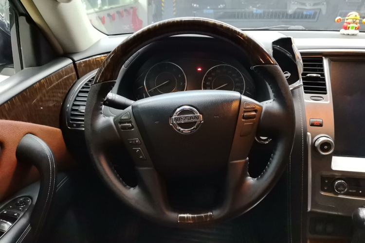 Used Nissan Patrol 2018 4.0L Automatic 7-Seater Middle East Version Steering Wheel
