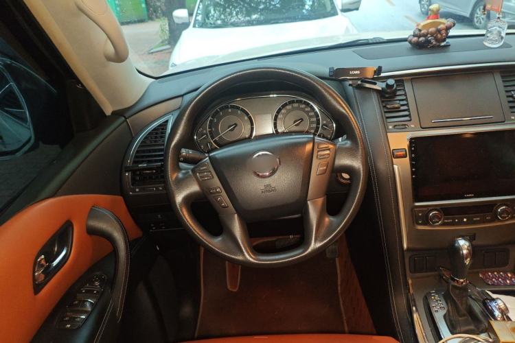 Used Nissan Patrol 2018 4.0L LinkedIn Edition Steering Wheel