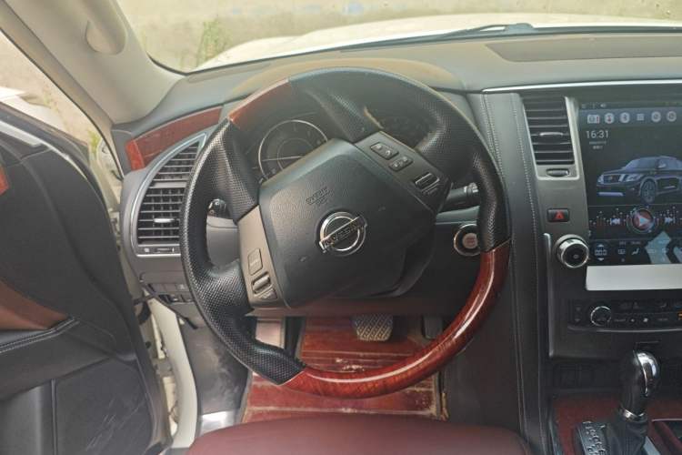 Used Nissan Patrol 2018 4.0L LinkedIn Edition Steering Wheel