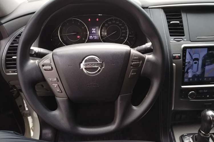 Used Nissan Patrol 2018 4.0L Automatic 7-Seater Middle East Version Steering Wheel