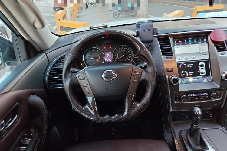Used Nissan Patrol 2018 4.0L LinkedIn Edition Steering Wheel