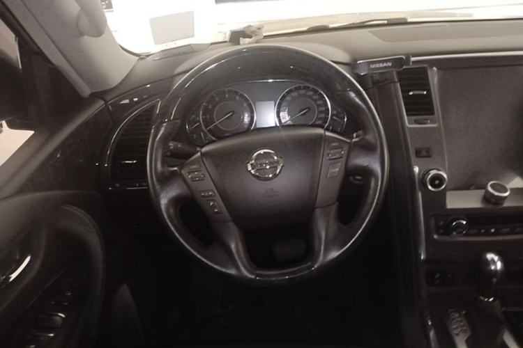 Used Nissan Patrol 2018 4.0L SE Middle East Version Steering Wheel