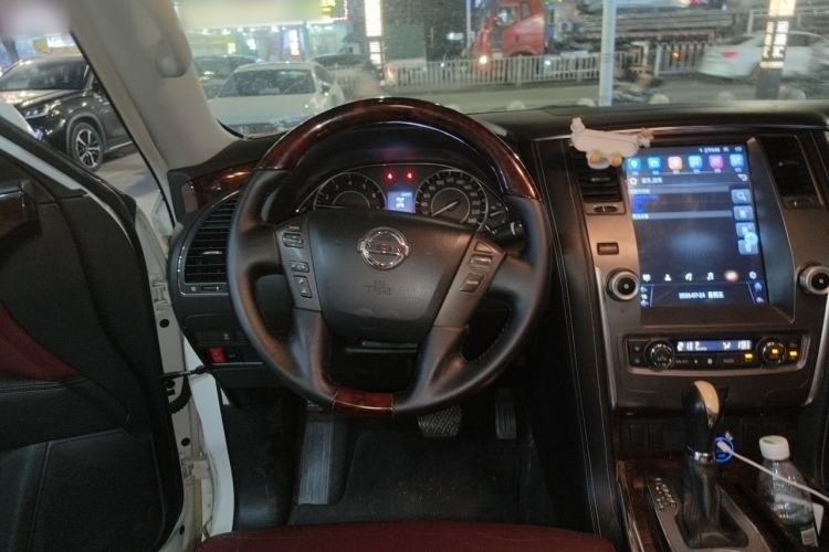 Used Nissan Patrol 2018 4.0L LinkedIn Edition Steering Wheel