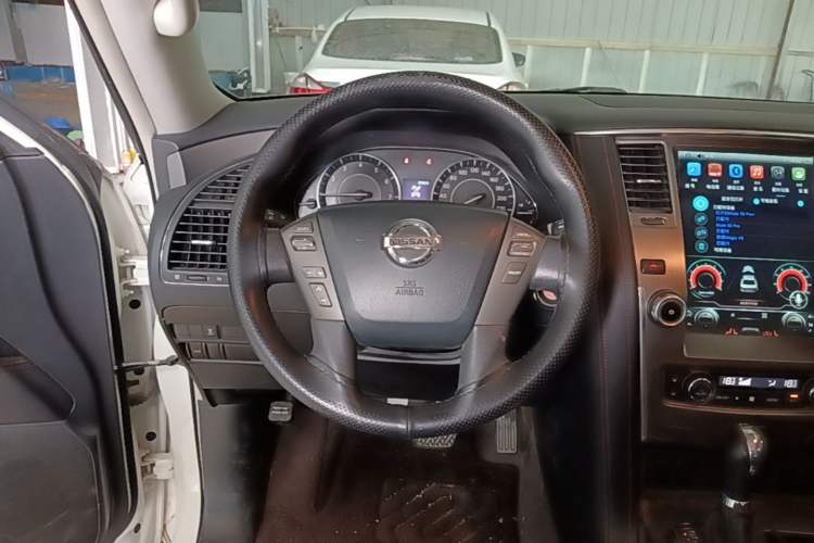 Used Nissan Patrol 2018 Y62 4.0 XE Middle East Steering Wheel