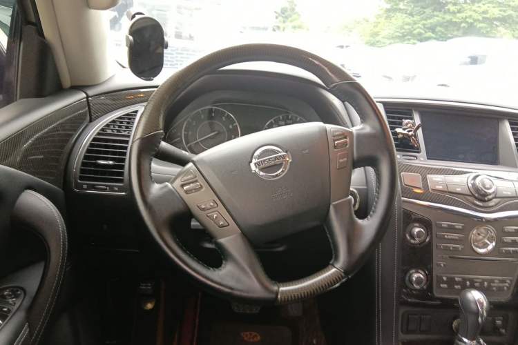 Used Nissan Patrol 2018 4.0L LinkedIn Edition Steering Wheel