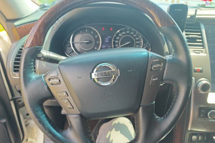 Used Nissan Patrol 2018 4.0L LinkedIn Edition Steering Wheel
